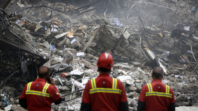 Airstrikes cause heavy damage in Tehran