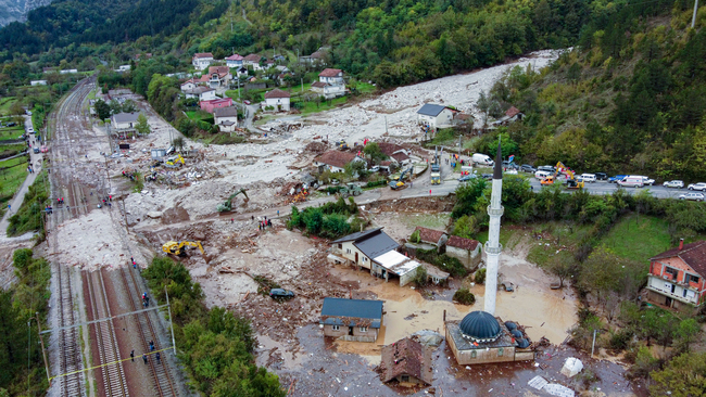 Heavy rainfall leads to flooding in Bosnia and Herzegovina