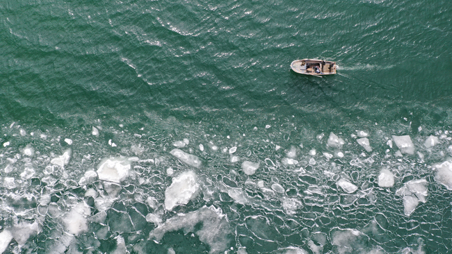 Ice begins to melt on high-altitude Balik Lake in Agri