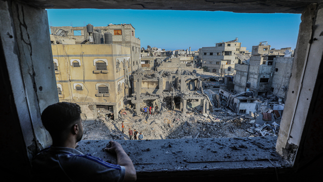 Israeli airstrike destroys buildings in Bureij camp despite ceasefire