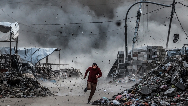 Israeli attack flattened a building in Gaza despite the ceasefire agreement