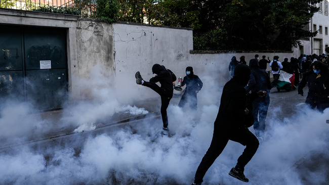 Student protests continue across France as up to 500 high schools close