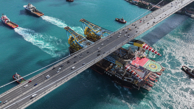 World's 3rd-largest semi-submersible crane vessel transits Bosphorus Strait